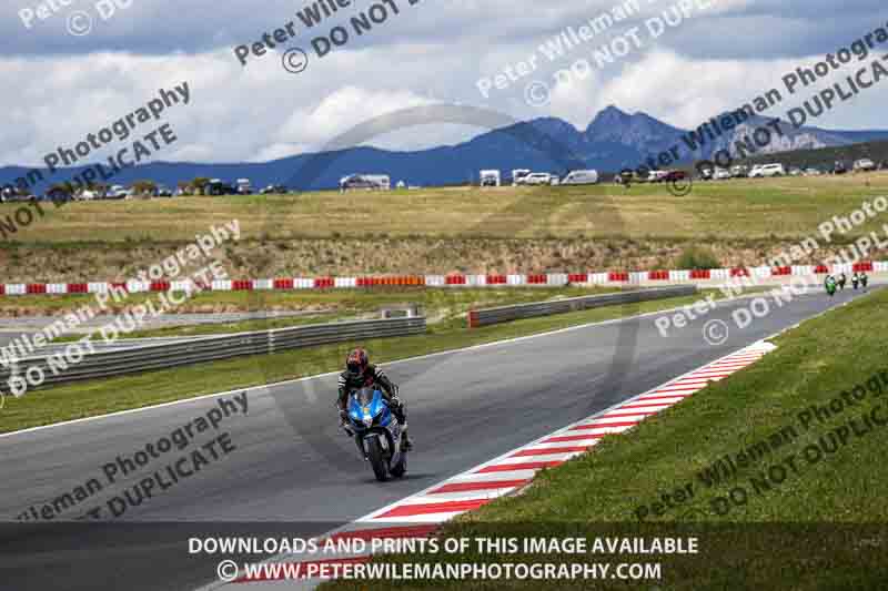 cadwell no limits trackday;cadwell park;cadwell park photographs;cadwell trackday photographs;enduro digital images;event digital images;eventdigitalimages;navarra;no limits trackdays;peter wileman photography;racing digital images;trackday digital images;trackday photos